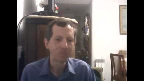 Snapshot of lucianoaxel chatting on February 17, 5:36 am Luciano online show from February 17, 5:36 am