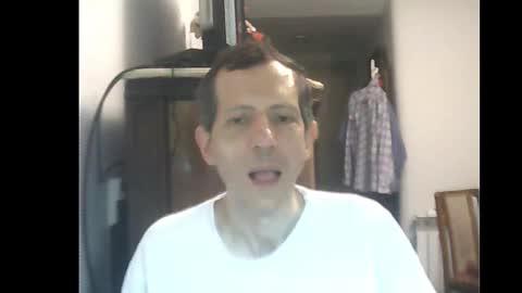 Snapshot of lucianoaxel chatting on January 16, 1:27 am Luciano online show from January 16, 1:27 am