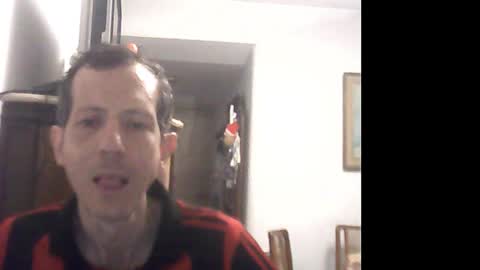 Snapshot of lucianoaxel chatting on January 2, 1:27 am Luciano online show from January 2, 1:27 am