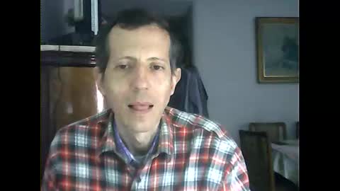 Snapshot of lucianoaxel chatting on December 8, 5:33 pm Luciano online show from December 8, 5:33 pm