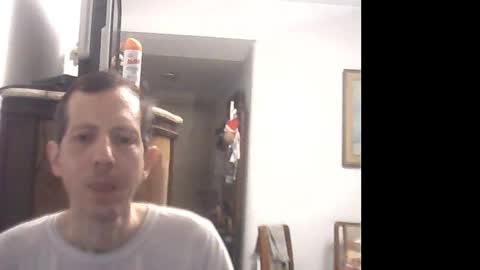 Snapshot of lucianoaxel chatting on January 4, 12:37 am Luciano online show from January 4, 12:37 am