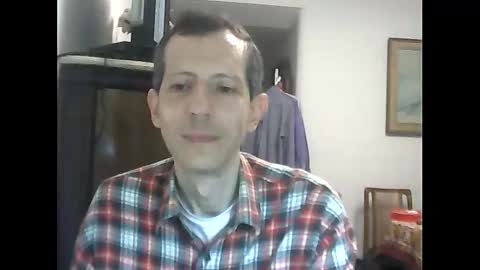 Snapshot of lucianoaxel chatting on December 27, 12:39 am Luciano online show from December 27, 12:39 am