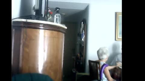 Snapshot of lucianoaxel chatting on February 15, 3:50 pm Luciano online show from February 15, 3:50 pm