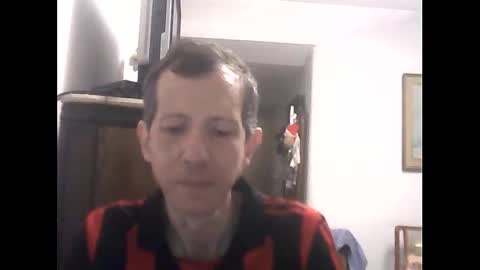 Snapshot of lucianoaxel chatting on January 3, 1:59 am Luciano online show from January 3, 1:59 am