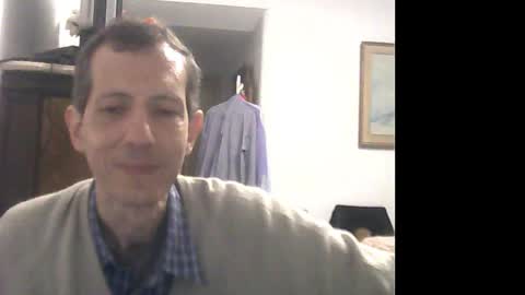 Snapshot of lucianoaxel chatting on December 29, 3:00 am Luciano online show from December 29, 3:00 am