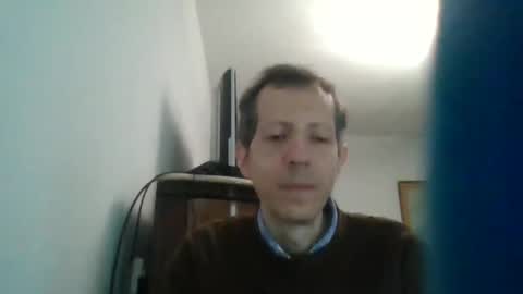 Snapshot of lucianoaxel chatting on December 7, 9:33 pm Luciano online show from December 7, 9:33 pm