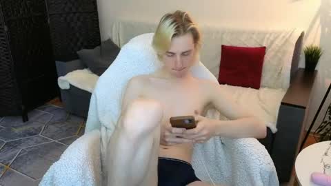 Angelok online show from April 18, 7:07 pm