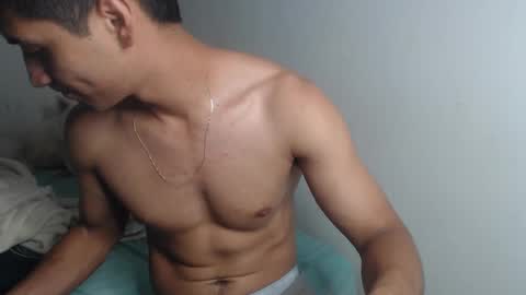 Snapshot of lucifferr_ chatting on January 22, 4:34 am leonel online show from January 22, 4:34 am