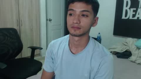 Snapshot of lucifferr_ chatting on March 5, 11:27 pm leonel online show from March 5, 11:27 pm