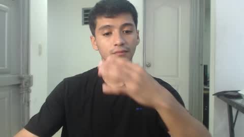 Snapshot of lucifferr_ chatting on March 12, 6:07 am leonel online show from March 12, 6:07 am