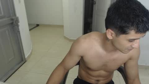 Snapshot of lucifferr_ chatting on March 9, 4:16 am leonel online show from March 9, 4:16 am