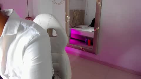 Leo online show from November 17, 11:57 am