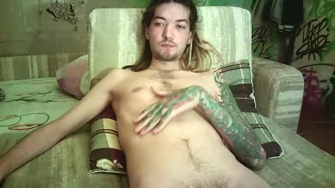 Snapshot of lucio_grande chatting on February 24, 3:02 am Wow Lucian 3 online show from February 24, 3:02 am