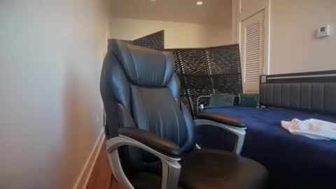 lucky_bme online show from February 12, 1:39 pm