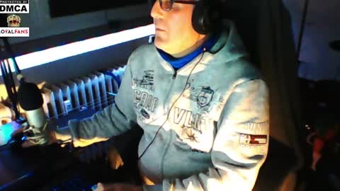 Snapshot of luckyfreak1 chatting on December 30, 4:29 pm call me Stefan online show from December 30, 4:29 pm