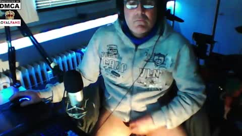 Snapshot of luckyfreak1 chatting on December 31, 12:46 pm call me Stefan online show from December 31, 12:46 pm