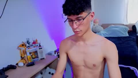 Lu Independent Model online show from October 17, 9:08 pm