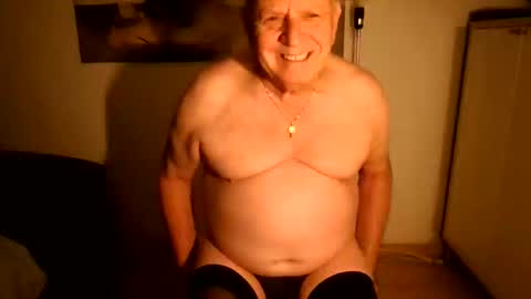 Snapshot of lucv031249 chatting on September 13, 1:06 am Lucbottom49 online show from September 13, 1:06 am