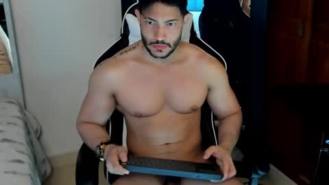 Snapshot of luis_baptista chatting on December 6, 8:18 pm luis_baptista online show from December 6, 8:18 pm