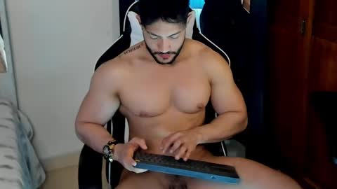Snapshot of luis_baptista chatting on December 8, 8:25 pm luis_baptista online show from December 8, 8:25 pm