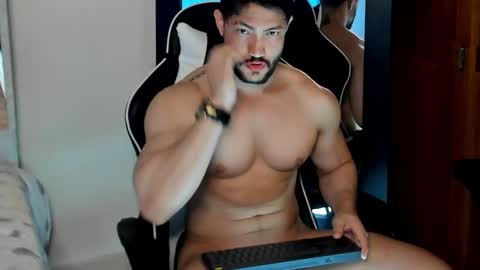 Snapshot of luis_baptista chatting on December 15, 7:53 pm luis_baptista online show from December 15, 7:53 pm