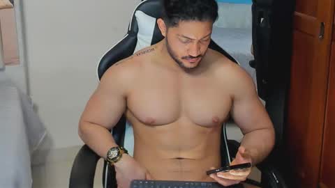 Snapshot of luis_baptista chatting on October 5, 7:45 am luis_baptista online show from October 5, 7:45 am