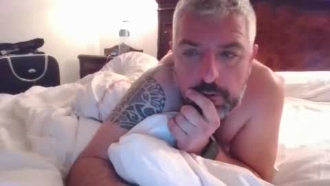 Snapshot of luison79 chatting on February 10, 2:19 am luison79 online show from February 10, 2:19 am