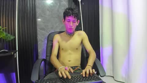 lujuriau_u online show from November 14, 4:48 am