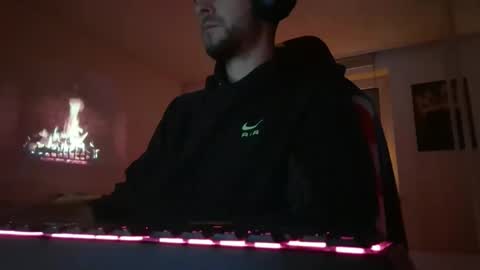 lukasschoetz online show from November 30, 3:47 pm