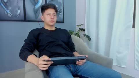 Luke Julien online show from October 22, 6:28 am