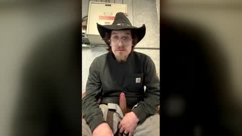 lukekibbe27 online show from March 1, 12:21 am