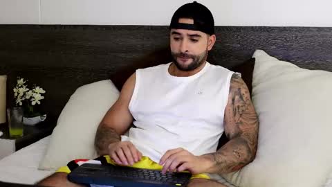 Lukhas f4f online show from December 15, 11:57 pm