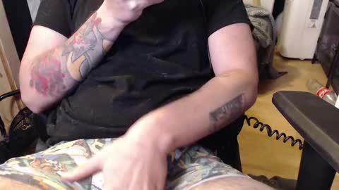 lumpie2508 online show from October 14, 11:12 pm