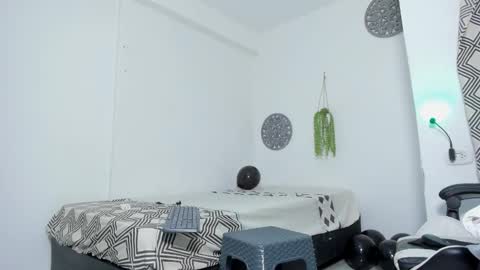 lunay_bigcock420 online show from October 17, 1:31 am