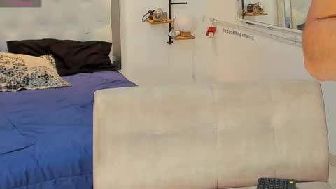 Lunay online show from December 3, 2:39 am