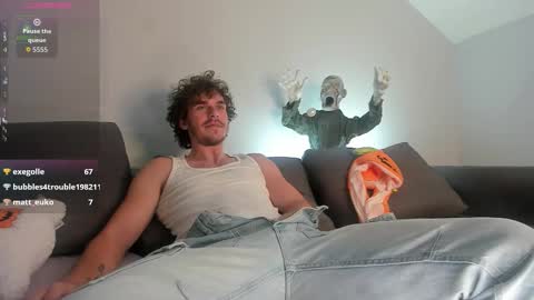 lustfullooking online show from October 19, 11:35 am