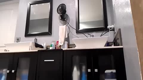 Snapshot of luv2fuk89 chatting on October 1, 10:19 am jayred231413 online show from October 1, 10:19 am