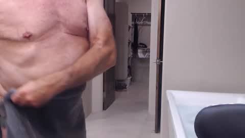 luv_missle online show from March 11, 5:05 am