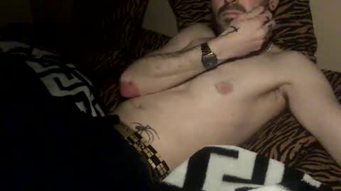 Snapshot of luxxsix86 chatting on February 15, 7:49 am luxx online show from February 15, 7:49 am
