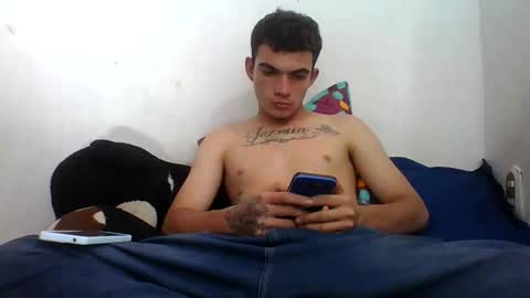 Snapshot of m0ntana777 chatting on October 6, 3:55 am m0ntana777 online show from October 6, 3:55 am