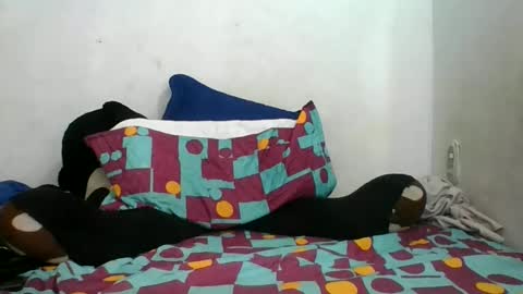 Snapshot of m0ntana777 chatting on September 23, 4:06 pm m0ntana777 online show from September 23, 4:06 pm