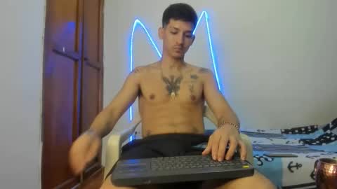 itgram pezlo josue online show from January 13, 2:21 pm