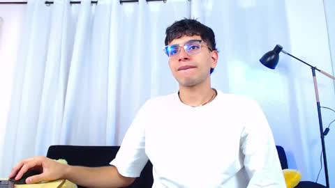 Max online show from April 20, 2:30 pm