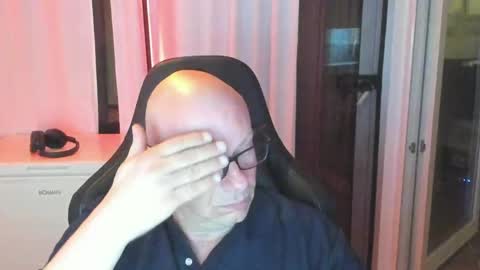 Andy online show from April 3, 9:11 pm