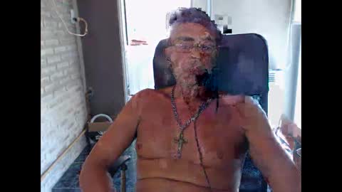 Snapshot of machobuscador chatting on February 7, 5:40 pm MACHO BUSCADOR online show from February 7, 5:40 pm