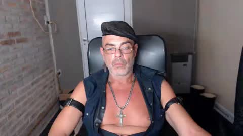 Snapshot of machobuscador chatting on March 8, 3:05 am MACHO BUSCADOR online show from March 8, 3:05 am