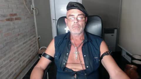 Snapshot of machobuscador chatting on February 13, 3:07 am MACHO BUSCADOR online show from February 13, 3:07 am