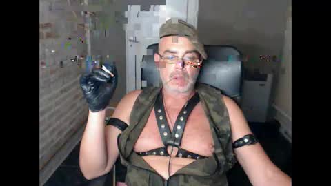 Snapshot of machobuscador chatting on December 12, 3:54 am MACHO BUSCADOR online show from December 12, 3:54 am