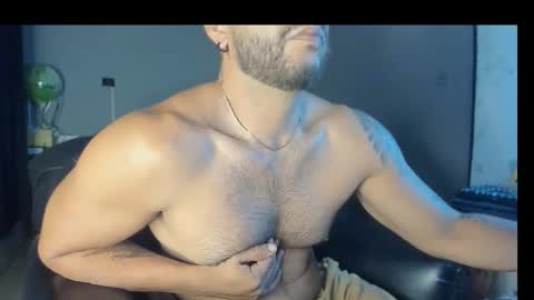 Snapshot of machohandsome chatting on February 21, 9:45 am Javier papichulo master how do you want online show from February 21, 9:45 am