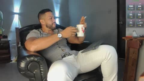 Snapshot of machohandsome chatting on January 1, 12:44 pm Javier papichulo master how do you want online show from January 1, 12:44 pm
